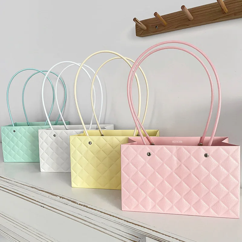 Saco de presente com padrão de - Packaging avaliação e preço